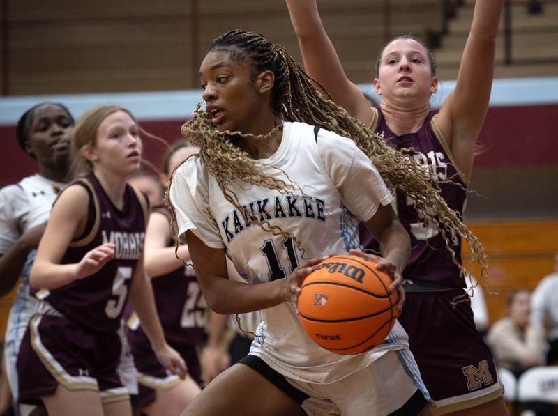 Kankakee's Shania Johnson controls the ball as Morris's Tessa Shannon guards in a game on Tuesday, January 27, 2026.