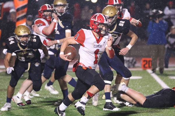 Amboy overcomes early deficit, tops Polo 30-20 for third straight I8FA title