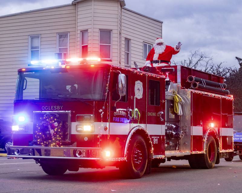 Photos Oglesby hosts Winter Parade Shaw Local