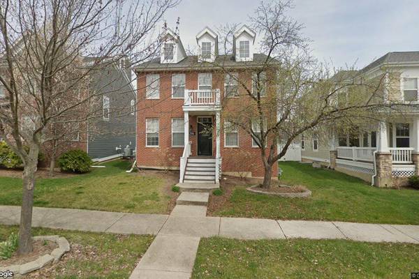 Single-family home in Sugar Grove goes for $465,000