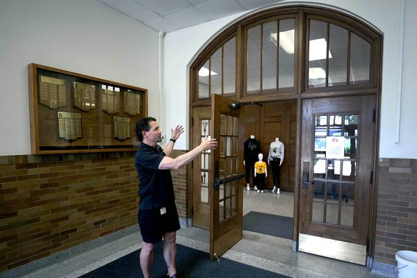 ‘Living piece of history’: Tour near century-old former Sycamore Central School before it closes