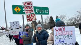‘Beyond disturbing’: Kane County protesters decry 2nd fatal shooting by federal officers in Minneapolis