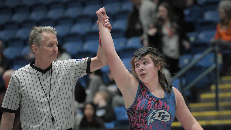 Payton Temple becomes Clifton Central’s first-ever girls wrestling state champion