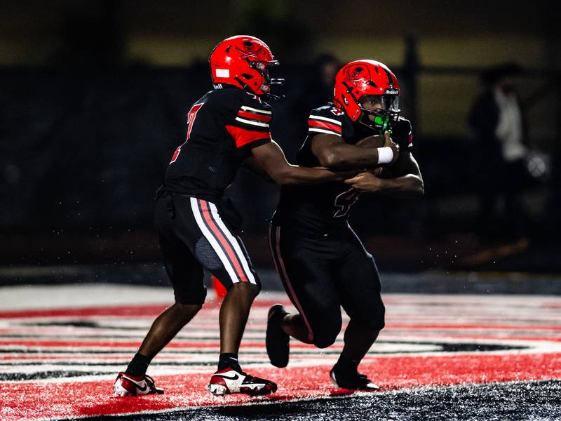 TJ Lewis helps Bolingbrook power past Oswego East