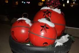 ‘Grinch’ steals ornaments from downtown Oregon
