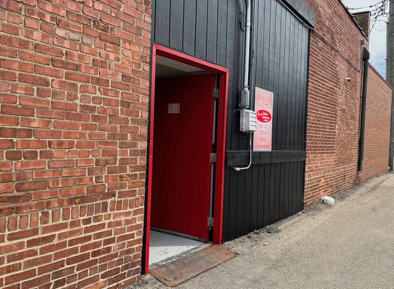 Sandwiches ordered from Iniga Pizzeria Napoletana’s Red Door Deli are to be picked up from the side red door at the restaurant, 215 W. Jefferson St., Ottawa.