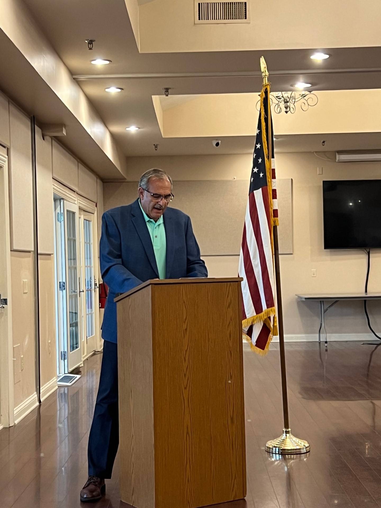 On Monday morning, the Carillon Lakes Veterans Club in Crest Hill hosted a 9/11 22nd Memorial Remembrance Ceremony inside its clubhouse. Crest Hill Mayor Ray Soliman (pictured), an associate member of the club, emceed the ceremony.