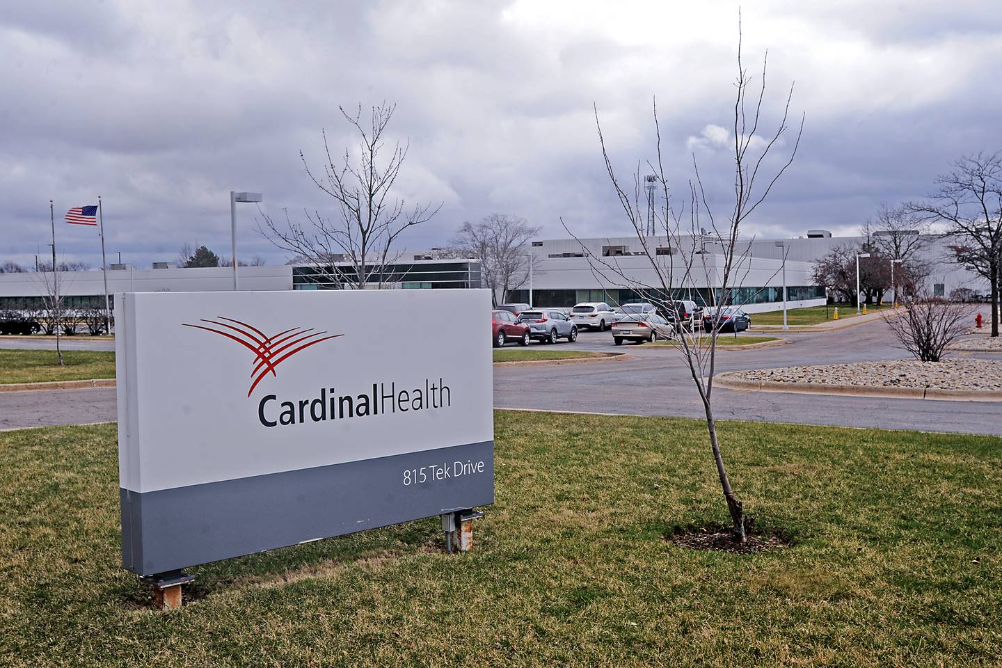 Cardinal Health plans to close its facility at 815 Tek Drive in Crystal Lake in mid-2023, a company official said.