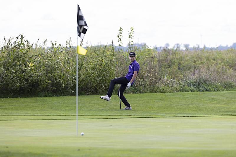 Dixon’s Alex Harrison tries to coax his chip to drop Wednesday, Sept. 27, 2023 during the class 2A golf regionals at Deer Valley Country Club.