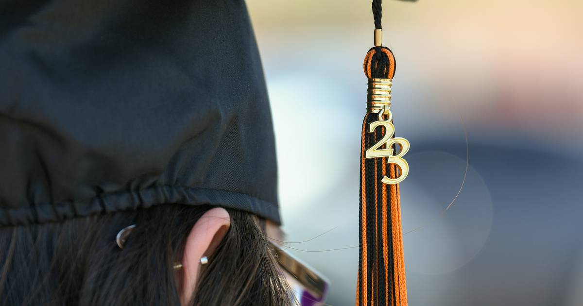 Illinois Valley college graduates, 2023 spring semester