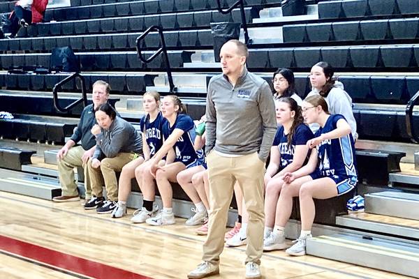 Hall, Bureau Valley girls finish 3-1 at E-P Warkins Tournament