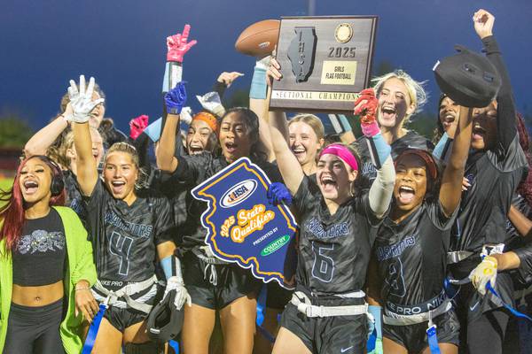 Unbeaten Willowbrook, with Marli Smrz throwing 6 TDs, romps past West Aurora to sectional title