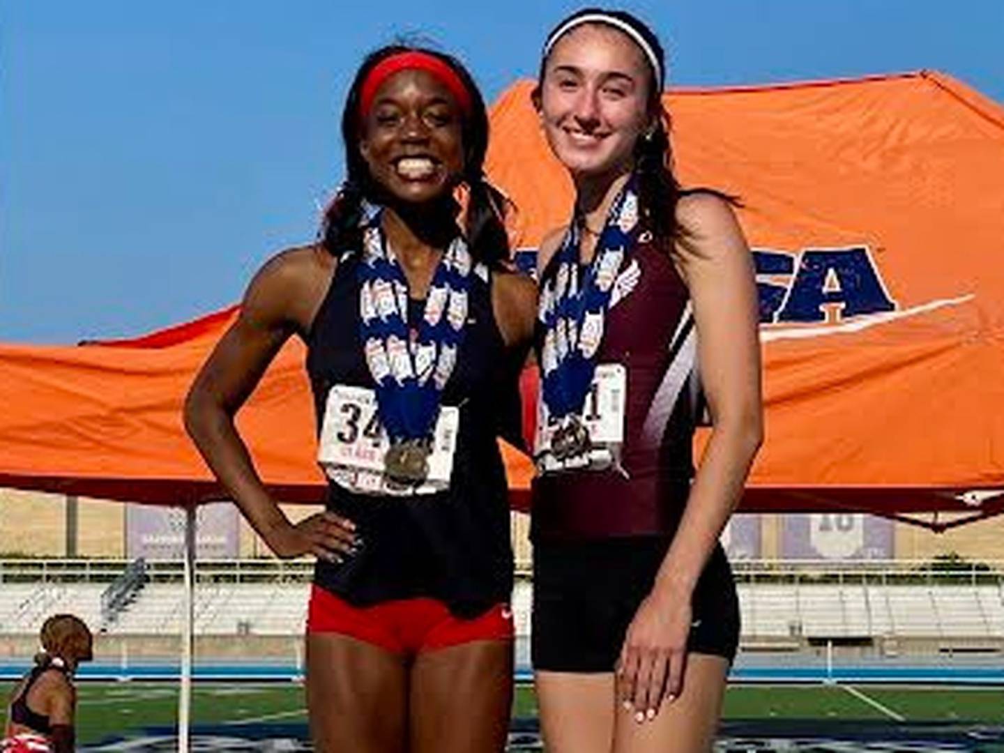 Huntley's Alex Johnson (left) and Prairie Ridge's Rylee Lydon.