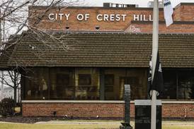 Crest Hill approves plan to demolish old city hall, replace with  gas station