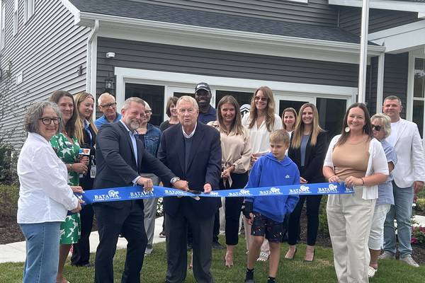 Batavia Chamber marks Pulte Homes new subdivision