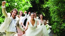 How to host a casual wedding