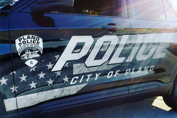 Plano man charged with striking a police officer after bar disturbance