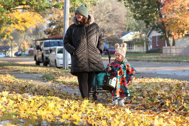 Photos Spooky weather adds to chill for DeKalb trickortreaters