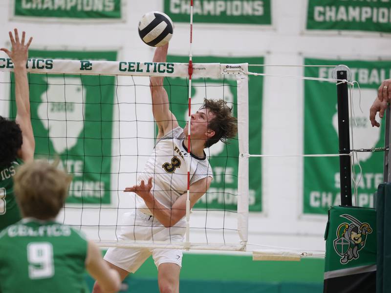 Boys volleyball: Joliet West sweeps Providence Catholic to extend winning streak to 10 games.