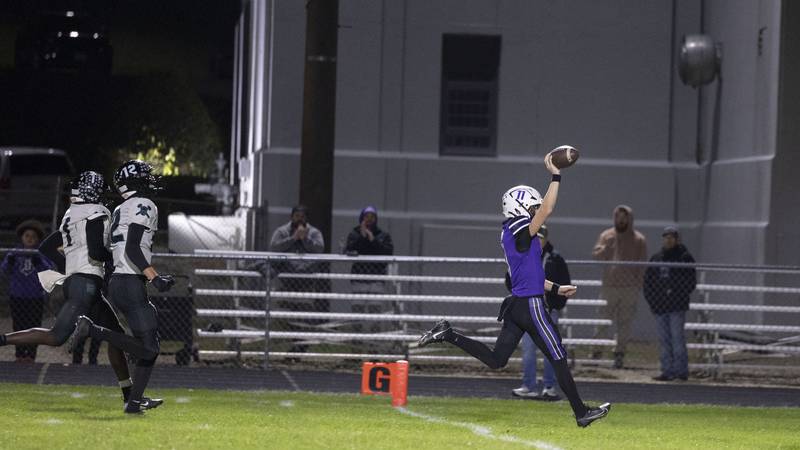 Dixon rolls past Woodstock North in Class 4A first-round game