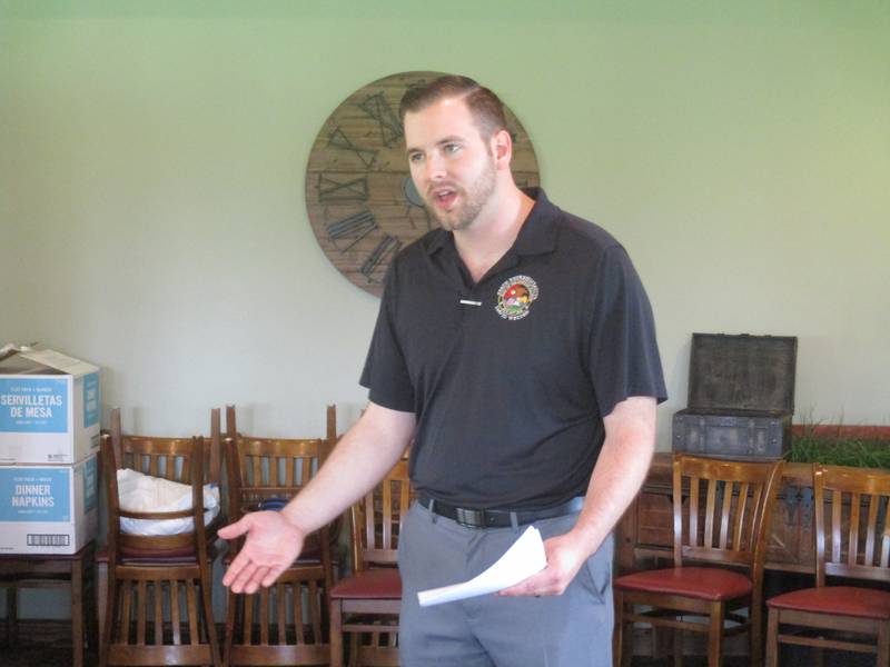 State Rep. David Welter, R-Morris, speaks to the Yorkville Area Chamber of Commerce on May 10, 2022 at Kennedy Pointe Restaurant and Pub. (Mark Foster -- mfoster@shawmedia.com)