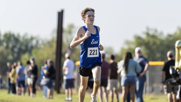 Lincoln-Way East’s Brendan Hanrahan finishes 1st at Locktoberfest race