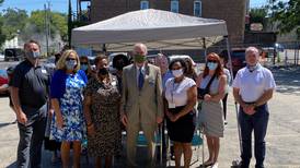 Foster, Newman visit Will-Grundy Medical Clinic