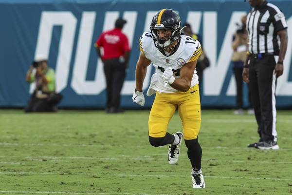 Chicago Bears sign two veterans, two rookie tryout players after rookie minicamp