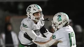 Wild final play helps York hold off Naperville Central, reach state for first time