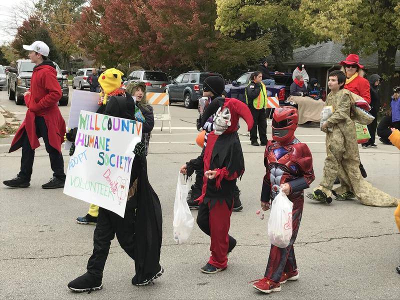 Children, adults alike come out for Minooka’s annual Halloween parade
