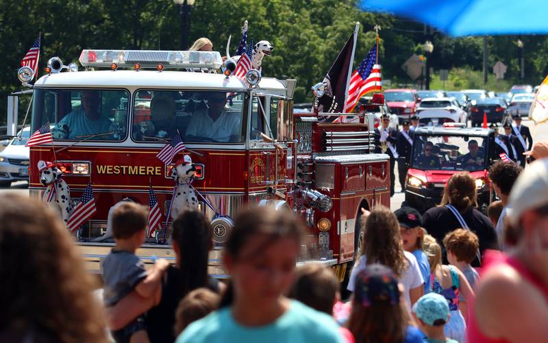 The Founders’ Days parade makes its way along Route 62 in Algonquin Saturday.