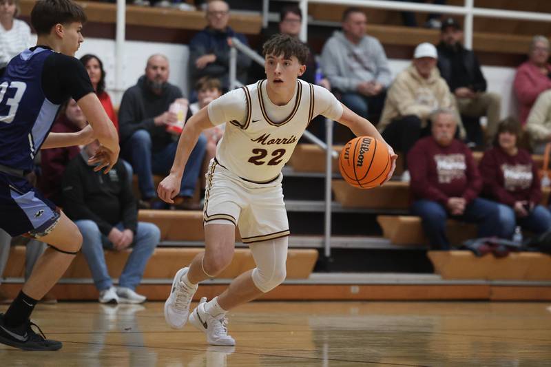 Morris’ Brett Bounds looks for a play against Plainfield South on Wednesday, Jan 29, 2025 in Morris.