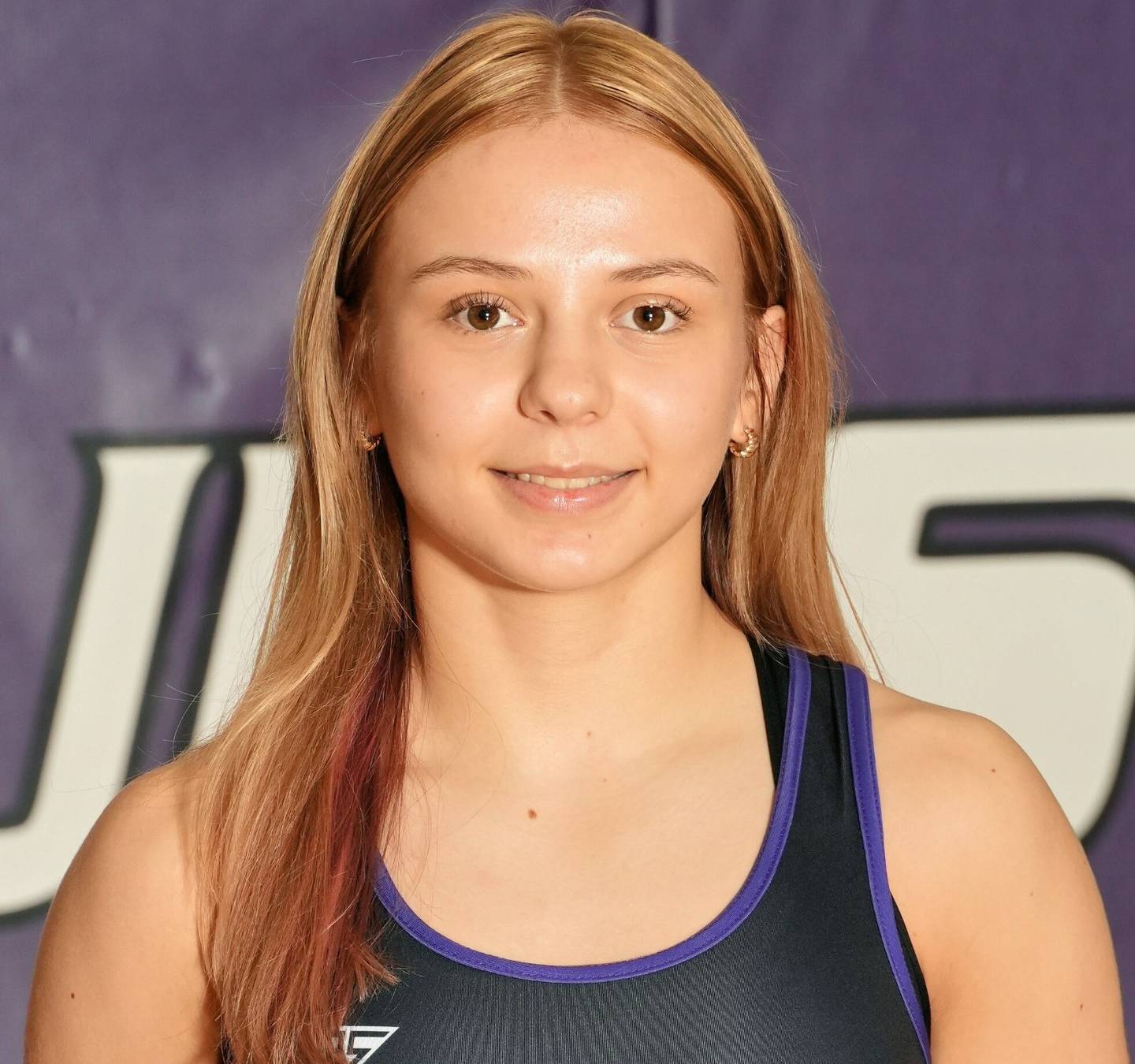 Hampshire's Amelia Nidelea-Polanin.