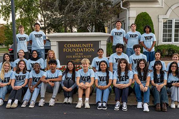 High school students participate in Fox Valley area youth philanthropy program 