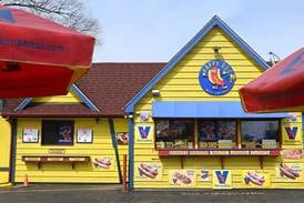 Hot dog! 10 local joints to get a Chicago-style dog with everything