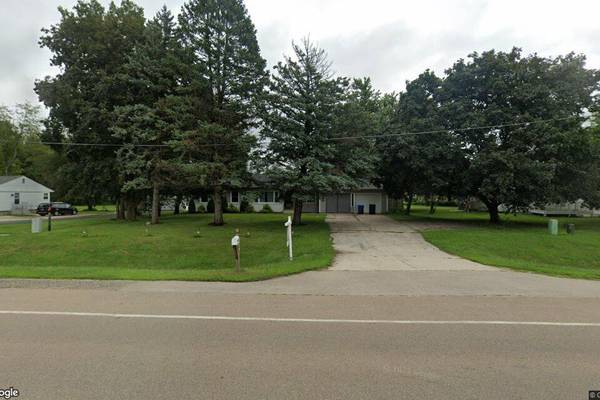 Single-family home sells in Sycamore for $300,000