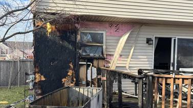 Fire damages Crest Hill house