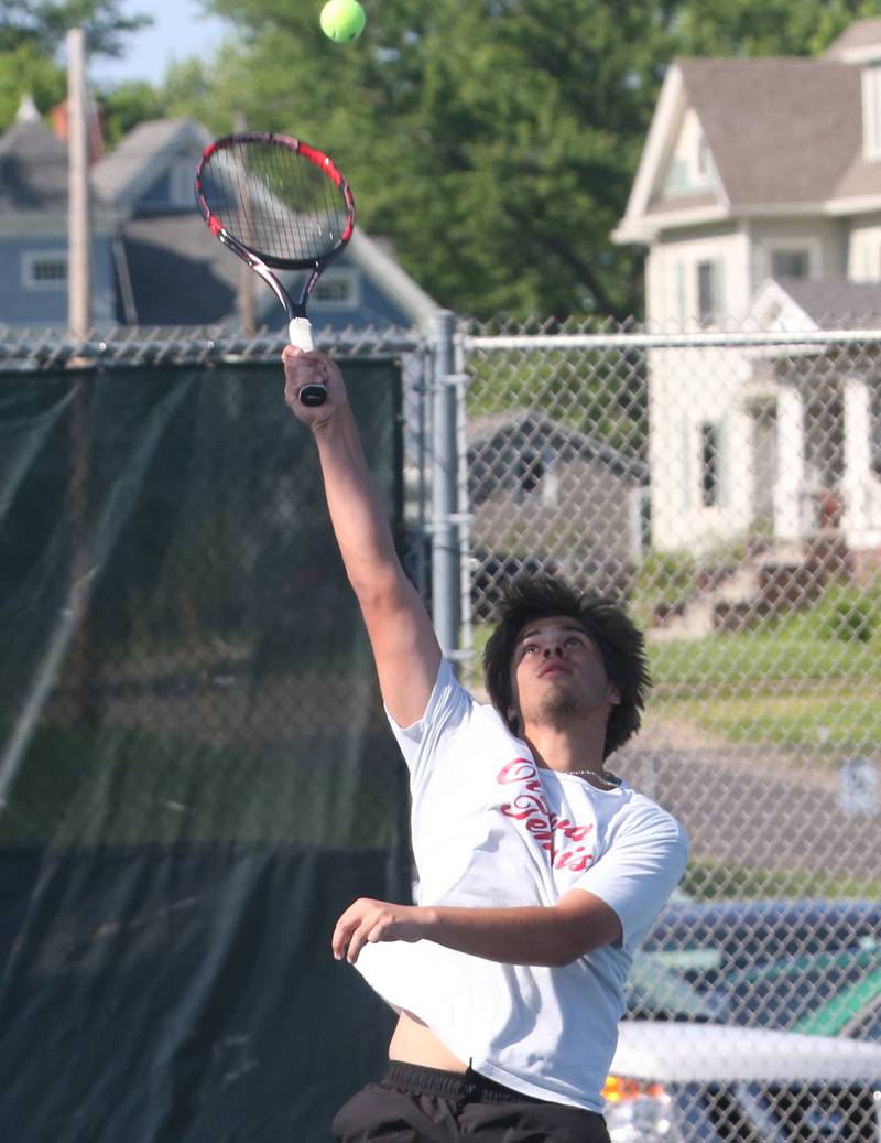 Ottawa's Evan Krafft plays tennis against L-P at the Henderson-Guenther Tennis Facility on Monday, Monday, May 6, 2024 at Ottawa High School.