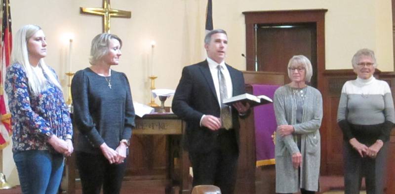 Pictured are UMC of Plano new members Jordyn Corbin, Lori Dobbs, United Methodist Church of Plano Pastor Stevan Saunders, Sharon Carson and Sandra Sartain.