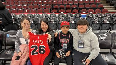 Breast cancer survivor gets VIP treatment at Bulls game