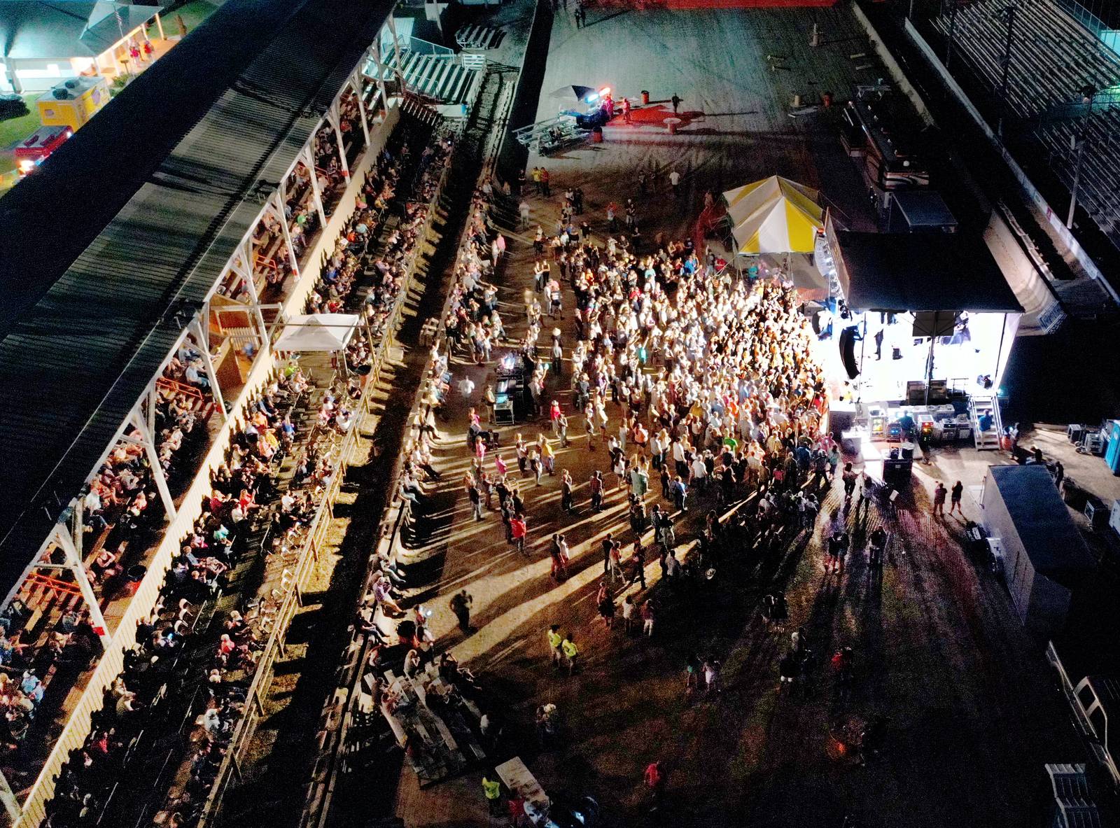 Photos Rodney Atkins performs at the 101st MarshallPutnam Fair in