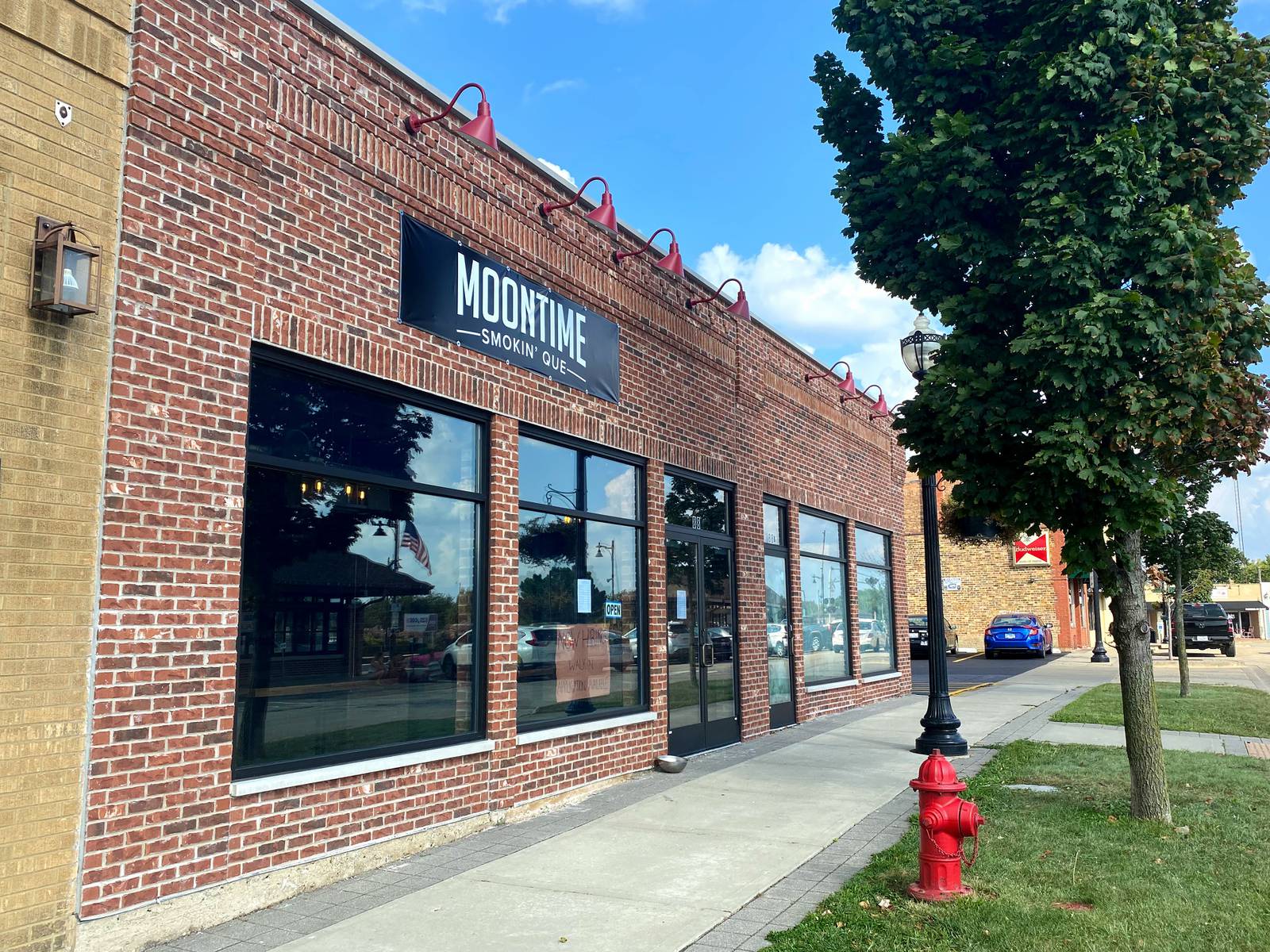 Mystery Diner in Crystal Lake Moontime Smokin’ Que easing into opening