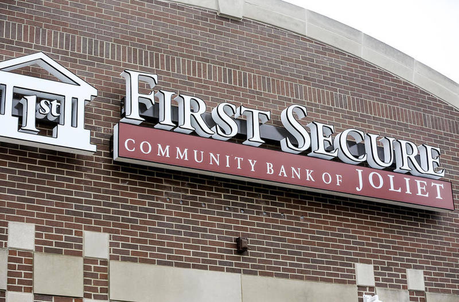 Locally owned bank opens in Joliet Shaw Local