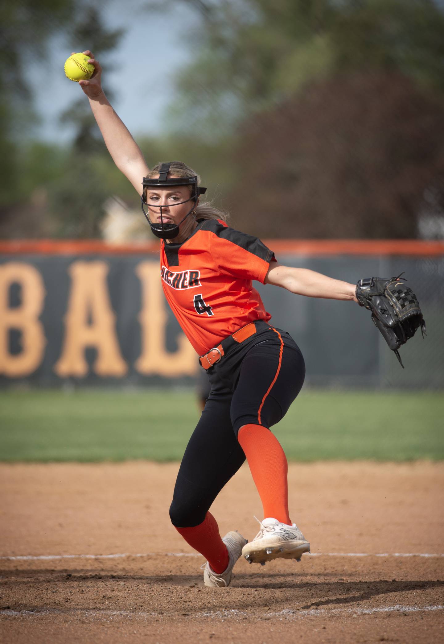 Beecher's Ava Lorenzatti pitches in a game against Central on April 29, 2025.
