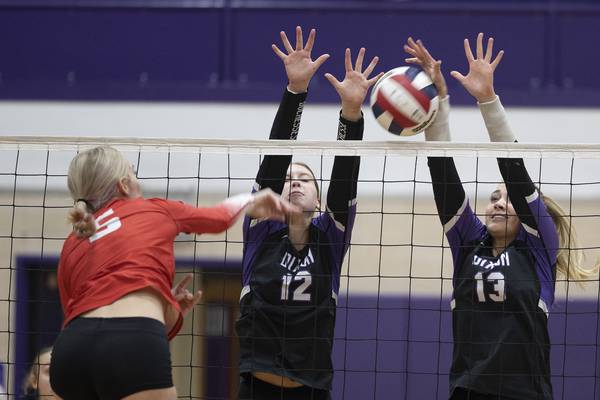 Dixon volleyball builds big leads, pulls away from Oregon