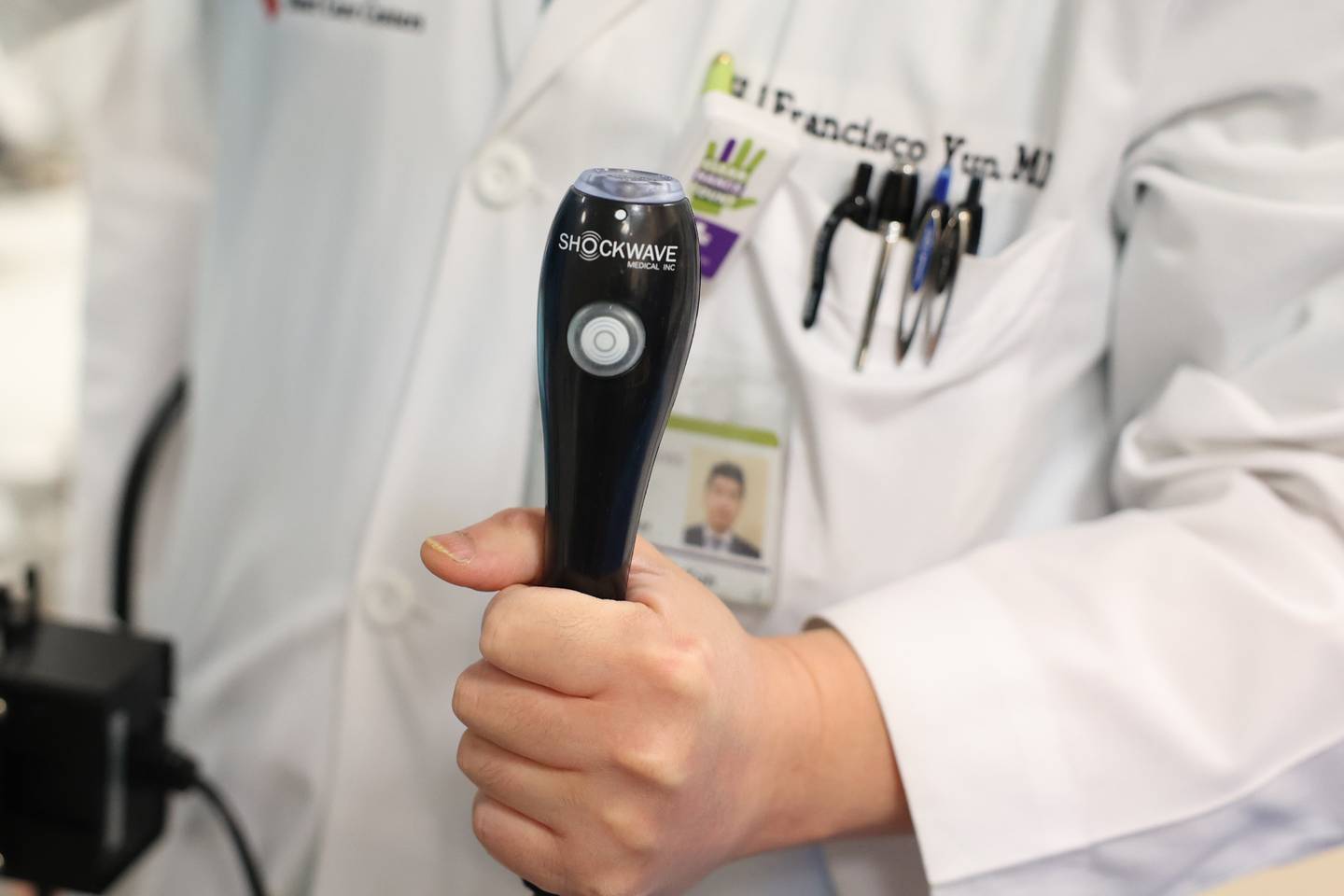 Dr. Hong Jun Yun a Shockwave IVL device at Silver Cross Hospital. Shockwave IVL is relatively new technology that uses shock waves to break up kidney stones and other calculuses while leaving soft tissue undisturbed. Monday, April 25, 2022, in New Lenox.