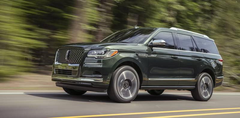 The 2023 Lincoln Navigator delivers the expected posh cabin surroundings and high-tech goodies.