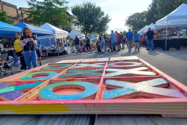 5 Things to Do: Ottawa’s Third Friday, Kites in Flight, Streator Food Truck Festival