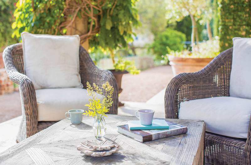 Learn the right ways to clean lawn and patio furniture