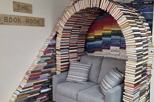 Bertolet Memorial Library in Leaf River unveils new book nook